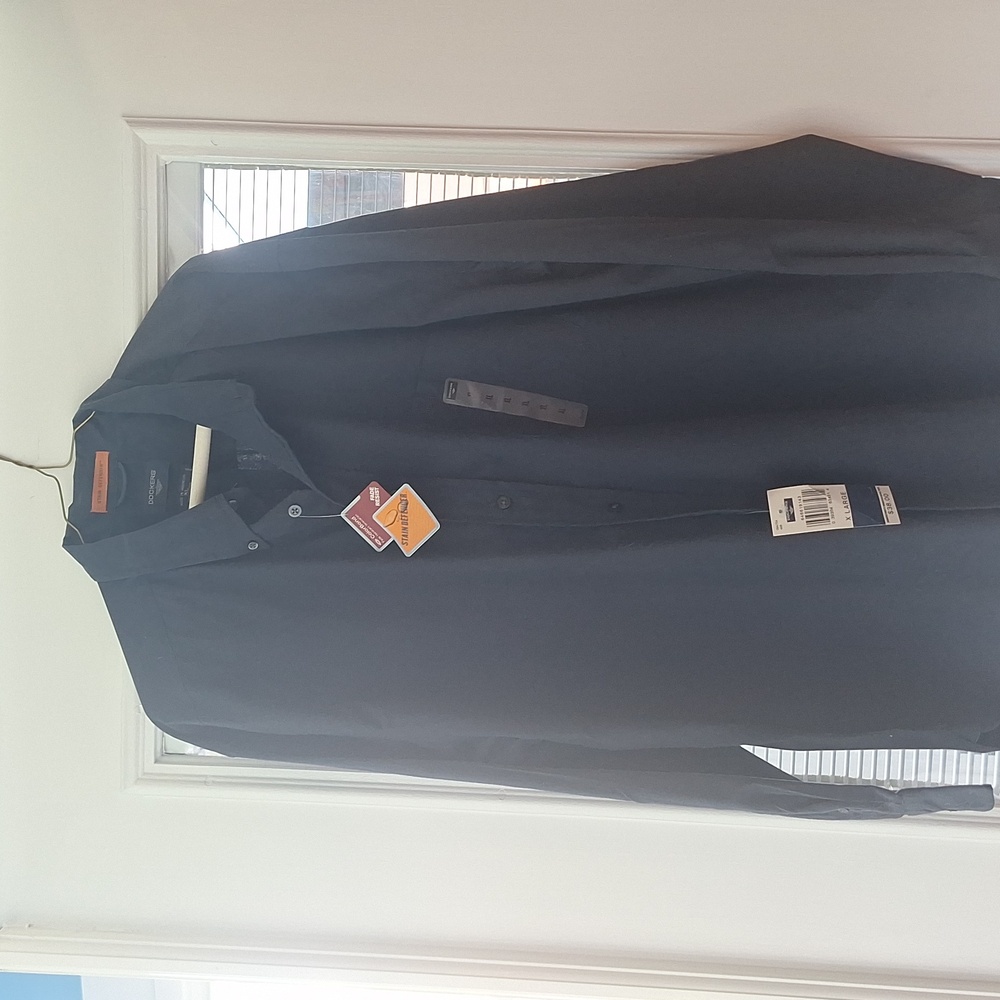 Long sleeve men's button-down shirt